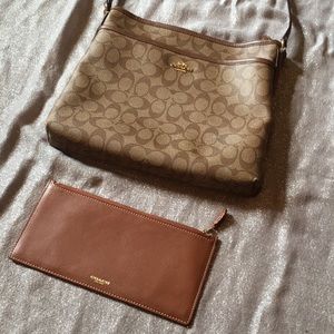 Gorgeous Coach oversized cross body purse